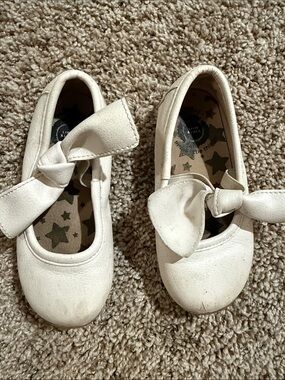 Girls White Bow Ballet Flats - Kids Shoes